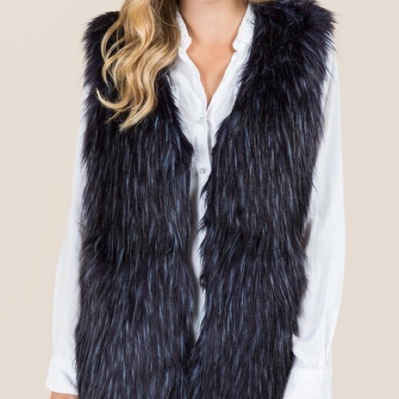 Alya Jackets & Blazers - Alya Faux Fur Vest Size Medium